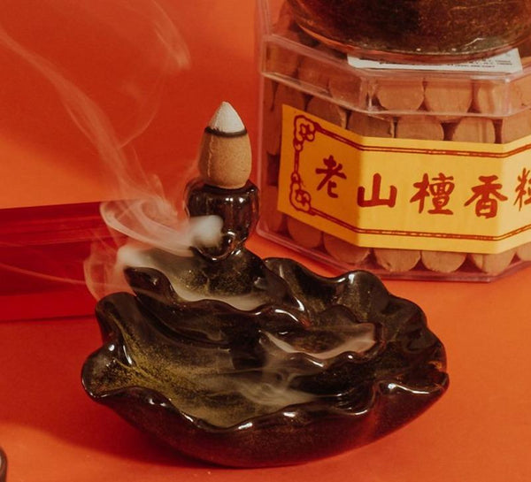 Sandalwood Scented Backflow Cone Incense | 檀香倒流香粒
